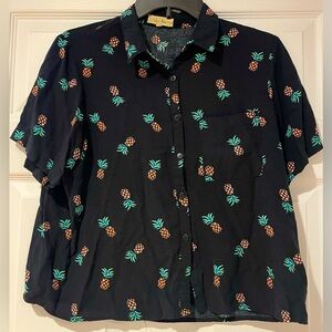 ⭐️3/$15⭐️Love Notes Black cropped Shirt with Pineapple Print